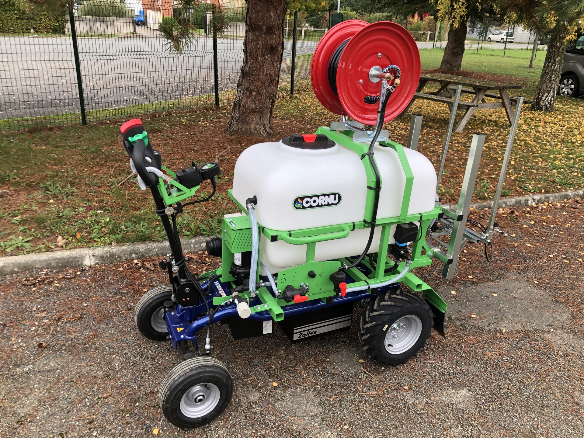 Pulvérisateur sur chariot électrique